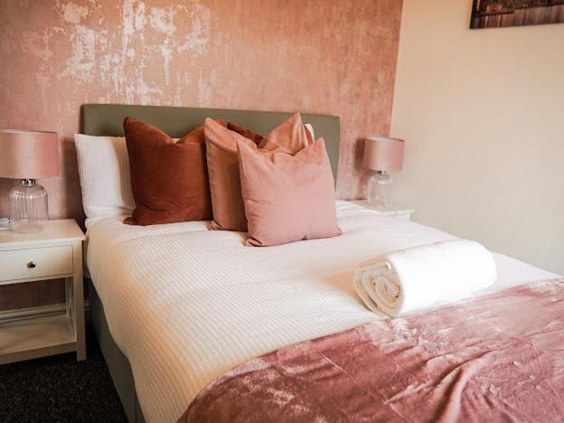 Home In Speke- 8 Mins Walk To Airport 外观 照片